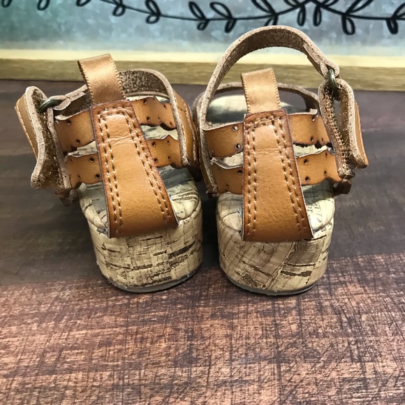 Old Navy Sandals 6 - Picture 4 of 5